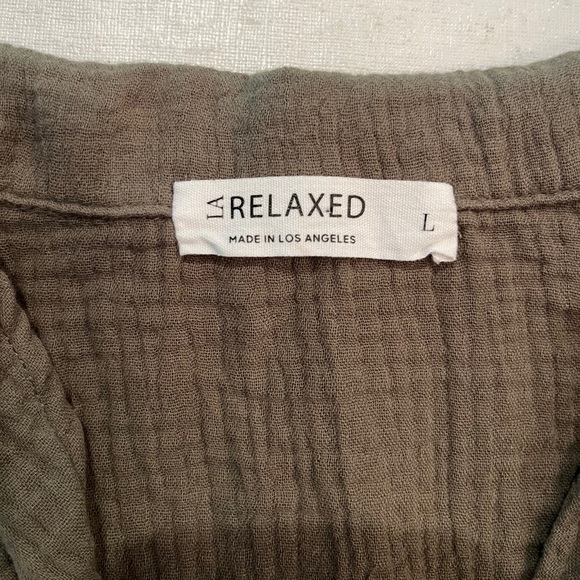 LA relaxed Organic cotton gauzy Olive Button-Up Vneck Shirt. GUC! - Picture 3 of 7